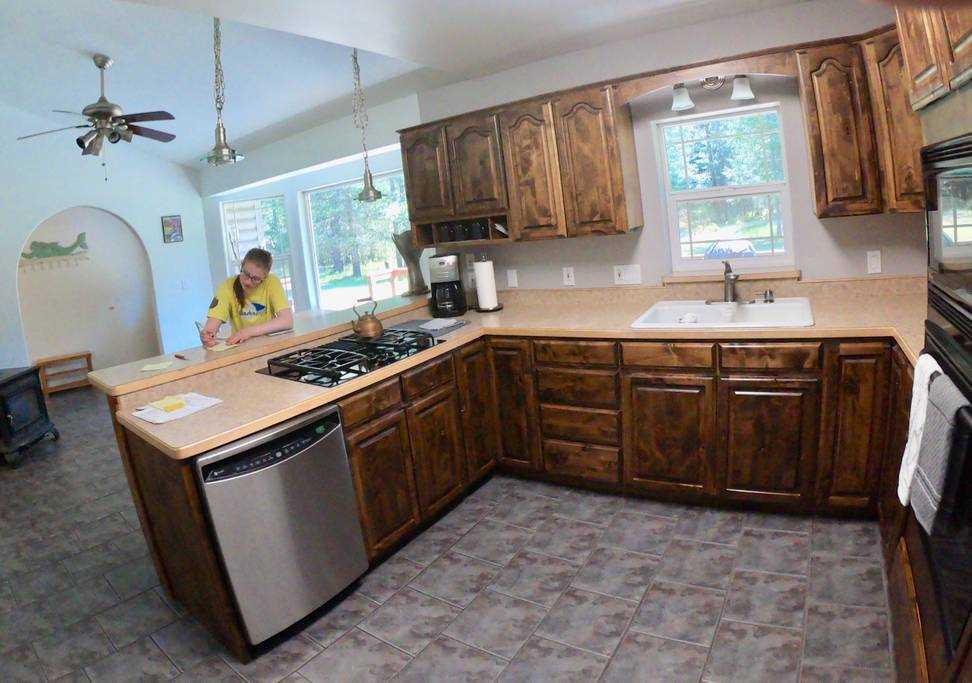 Seward weekend getaways Kitchen