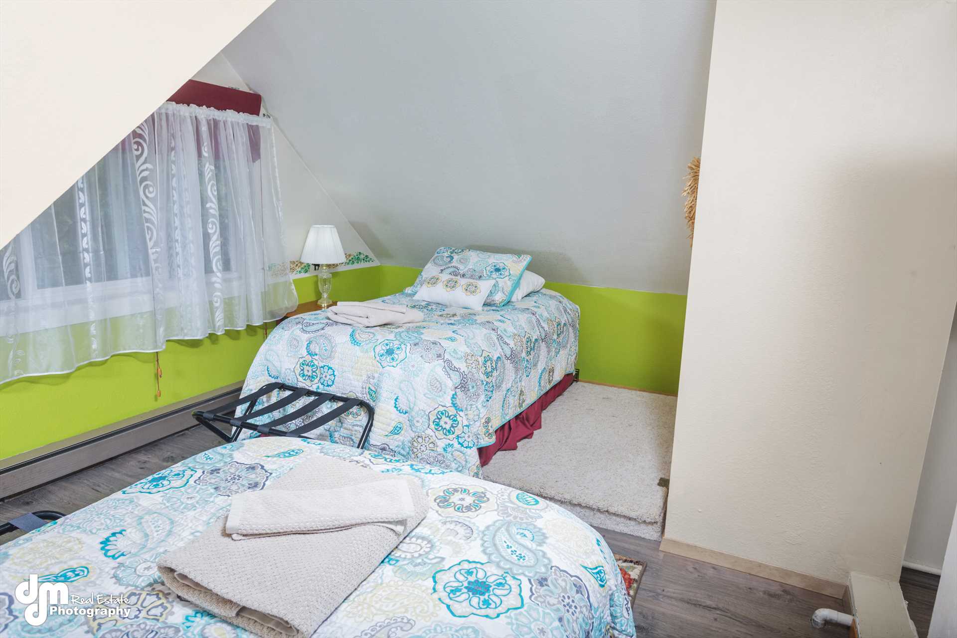 Seward Alaska rental condos  Twin Beds