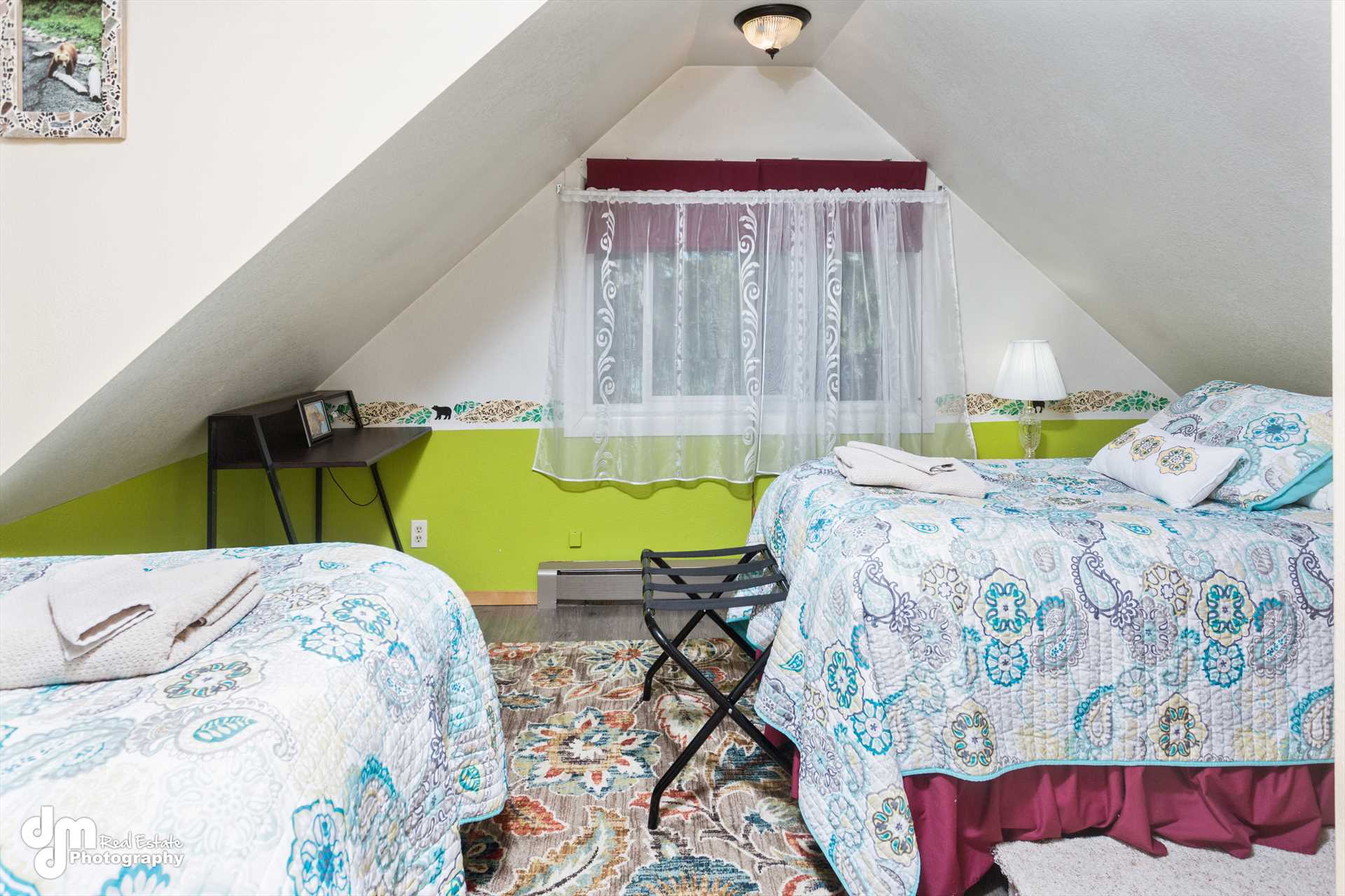 Seward Alaska rental condos  Twin Beds